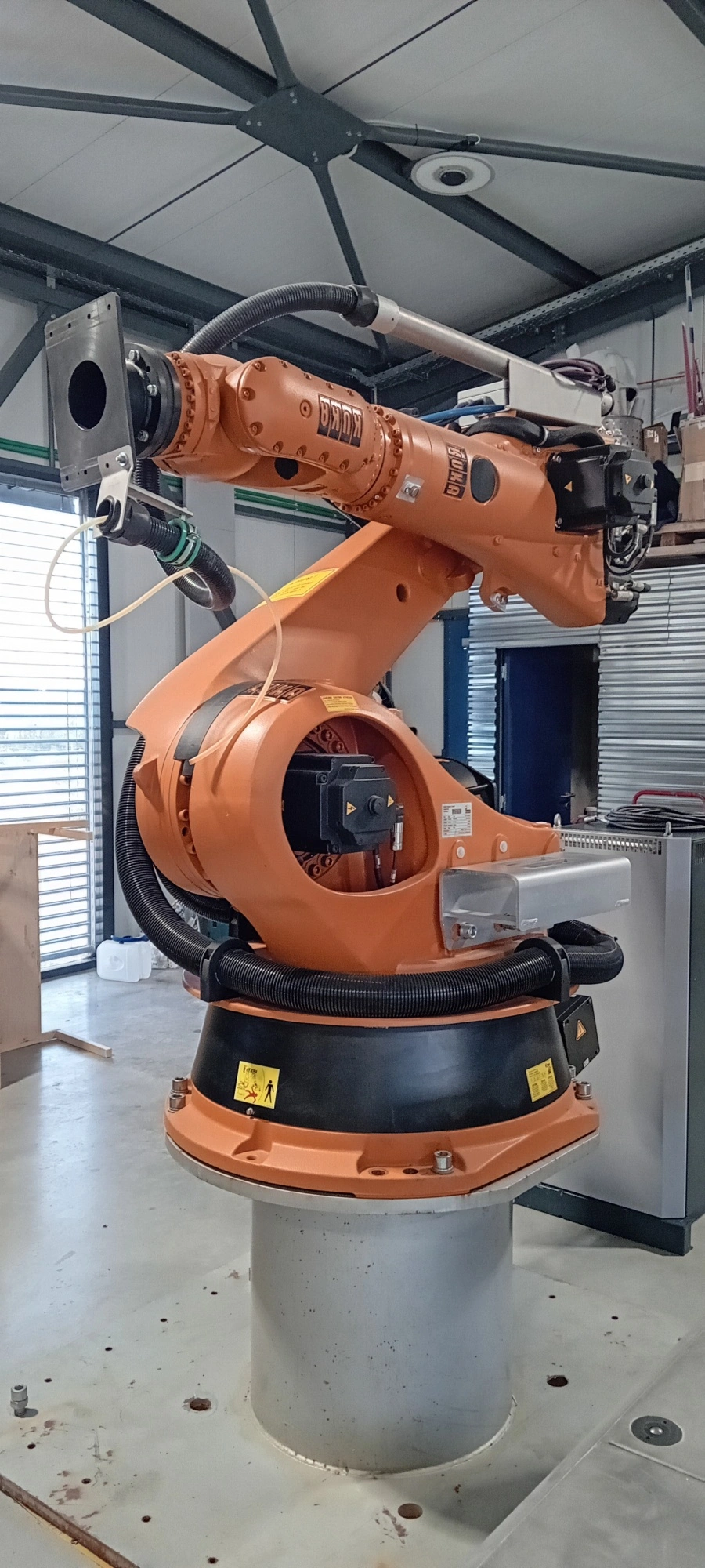 KUKA SAFE ROBOT Robotic Arm, in working order, condition of a new, 7800 hours, video, POA
