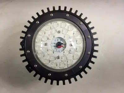 NEW CROUSE-HINDS VMVL-5-R3-UNV1