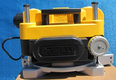 USED 2022 DEWALT DW735