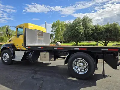 USED 2014 KENWORTH T370