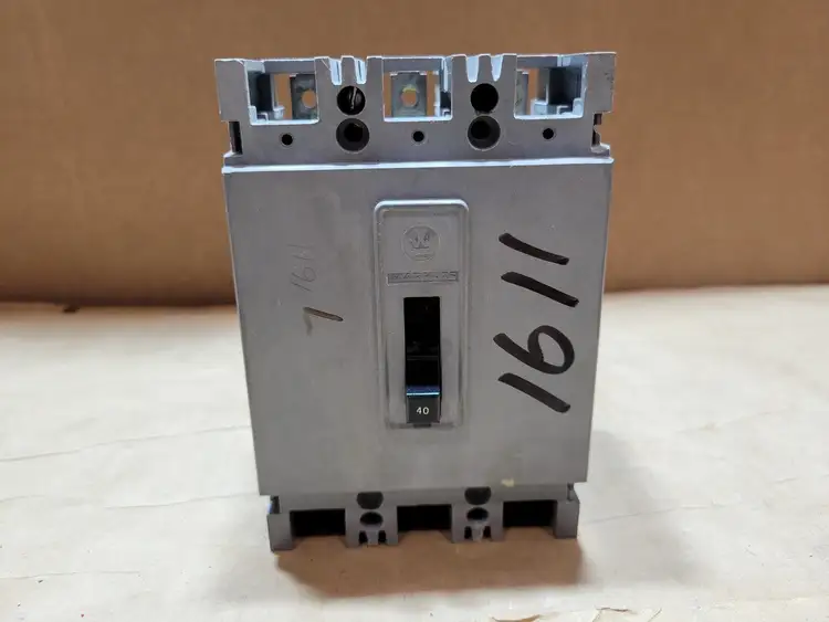 Used WESTINGHOUSE HFB3040 Switchgears British Columbia CA | Lenmark #835722