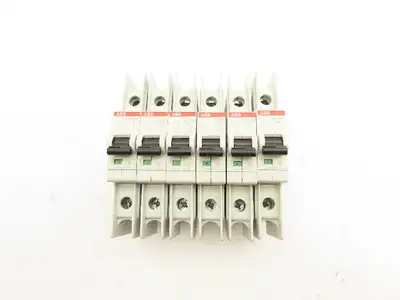 ABB E212323 Circuit Breaker 1 Pole 4A Lot of 6
