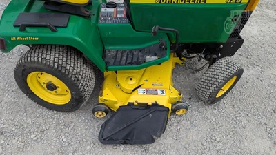 USED JOHN DEERE 425