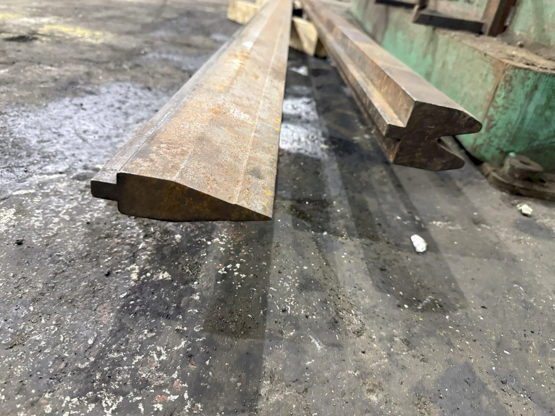 12' LONG ACUTE PRESS BRAKE DIE SET, BOTH TOP & BOTTOM: YOBRO #24471