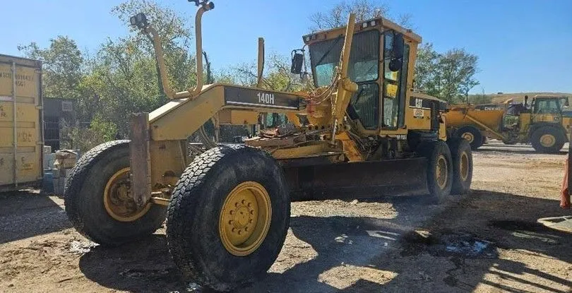 USED 2005 CATERPILLAR 140H