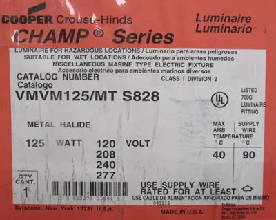 NEW CROUSE HINDS VMVM125/MT S828 LIGHT FIXTURE CHAMP VMV SERIES VMVM125MTS828