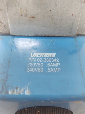 USED Eaton DG4V4-016C-M-W-B5-10