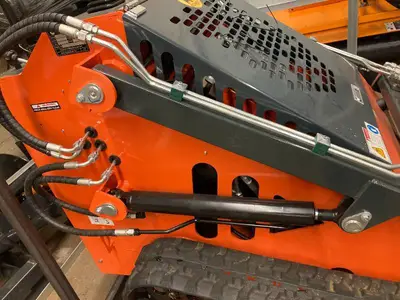 LANDHERO Mini Skid Steer Loader 2025