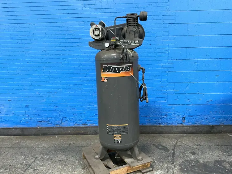 Used MAXUS EX840100AJ Lubricated Reciprocating Air Compressors Ohio US | HGR 24 #1404607