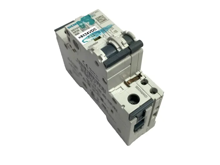 Used SIEMENS CIRCUIT BREAKER 1P 6A 230/400V W/ 5ST3010 AUXILIARY SWITCH Circuit Breakers | Maverick Industrial Sales #1105989