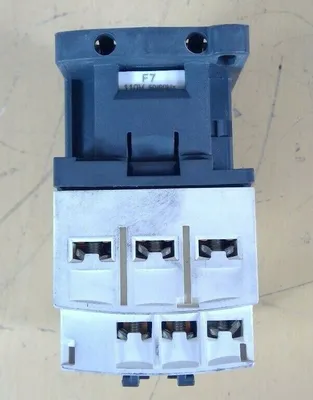Schneider Electric CAD 32 - CAD32F7 Control Relay 4H
