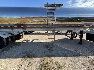 Used 2017 WALKER MILK TANKER TRAILER Tanker Trailers Michigan US | Miedema Asset Management Group #1709476