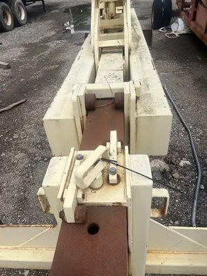 USED AVON ENGINEERING LIFTING TONG