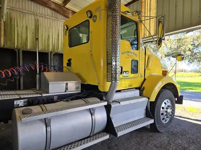 USED 2014 KENWORTH T800