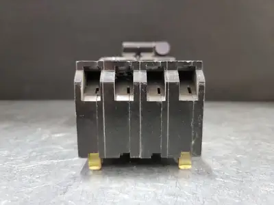 USED SQUARE D Q12150