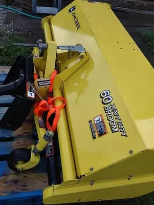 USED JOHN DEERE 1023E