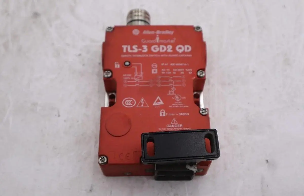 Allen Bradley Guardmaster TLS-3  GD2 QD SAFETY Interlock Switch TLS3GD2QD L-159