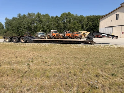 Used 2011 PITTS 50 TON DROP DECK TRI-AXLE Lowboy Trailers Michigan US | Miedema Asset Management Group #1338402