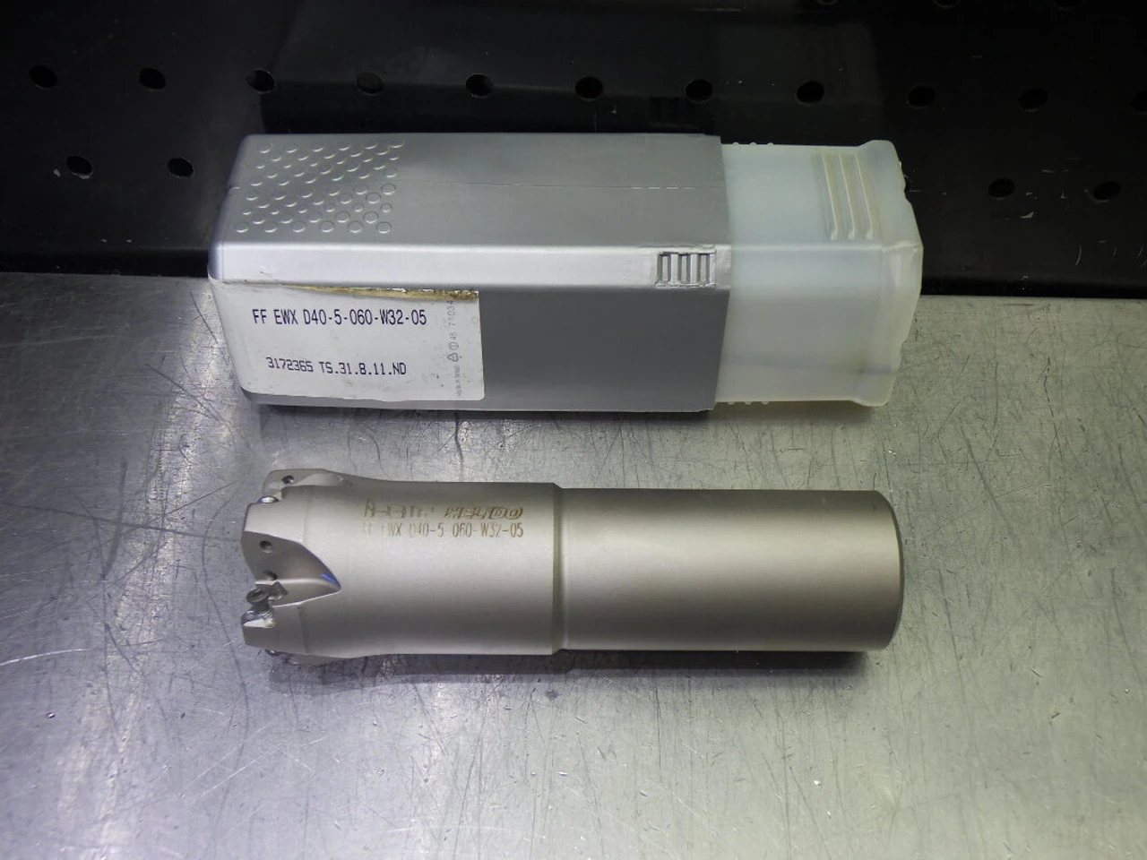Iscar 40mm 5 Flute Coolant Thru Endmill FF EWX D40-5-060-W32-05 (LOC2825B)