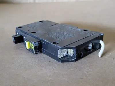 USED SQUARE D QOB120