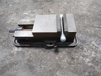 USED KURT MFG CO D60