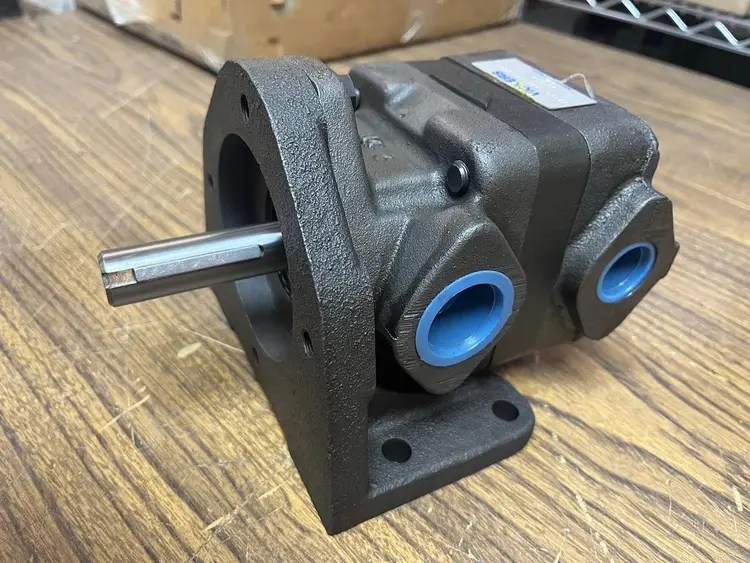 Used VICKERS V214-8W-1C-12-S214 Pumps | Surplus Asset Holdings #1206211
