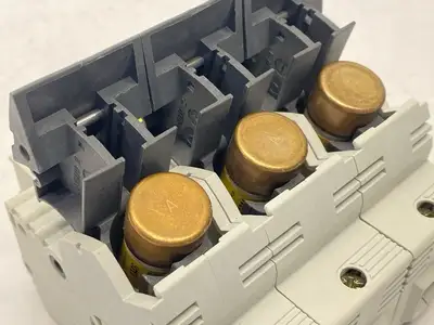 Used Wohner Fuse Holder Class J 3-Pole 30A 600V w/ 3x Bussmann LPJ-30SP Fuses Fuse Accessories Michigan US | Maverick Industrial Sales #1398722