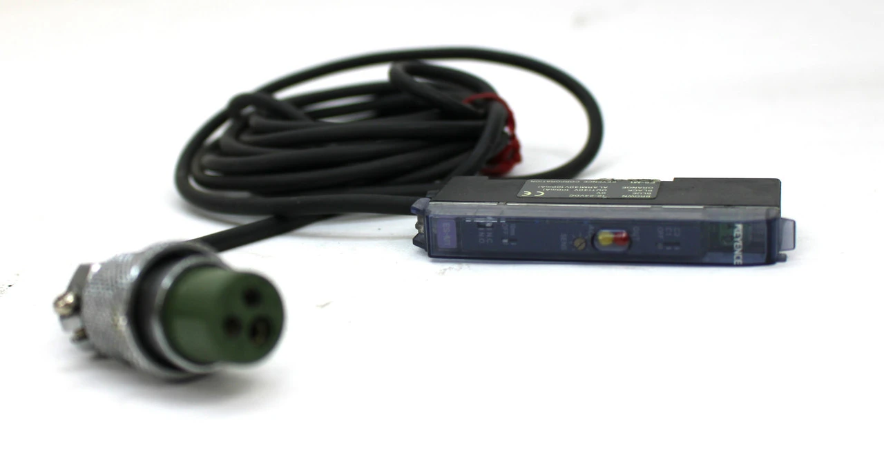 NEW KEYENCE ES-M1