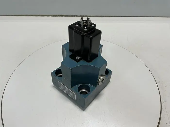Used BOSCH 0 810 070 032 Valves/Fittings Michigan US | Ideal Machinery #775058