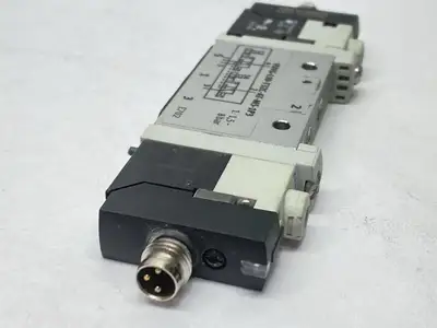 Festo VUVG-L10-T32C-AT-M5-1P3 Pneumatic Solenoid Valve 24VDC 566454 - Used