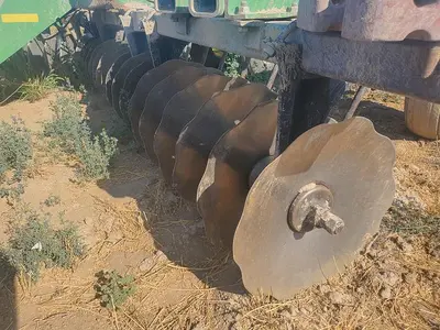 USED JOHN DEERE 650