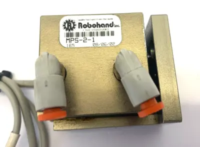 USED ROBOHAND MINI ROLLER BEARING DUAL V-RAIL PNEUMATIC SLIDE