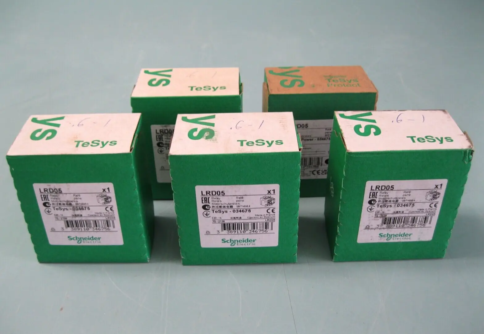 NEW Schneider Electric LRD05
