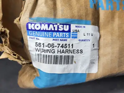 NEW KOMATSU 561-06-74511