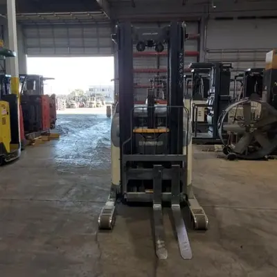 USED 2019 CROWN RR5725-45