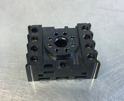 Omron PF083A-E Relay Socket 8Pin 10A 250V 4C