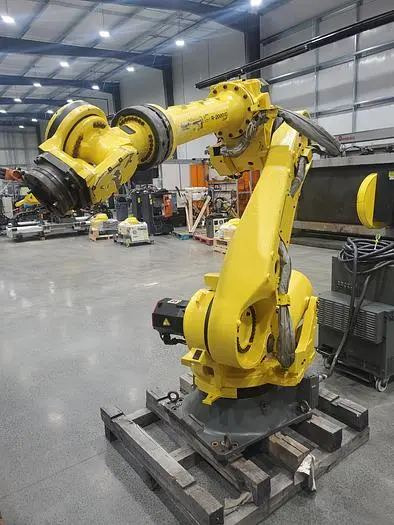 Used 2017 FANUC R-2000IC/210F Robots Ohio US | Six Axis Solutions #397830