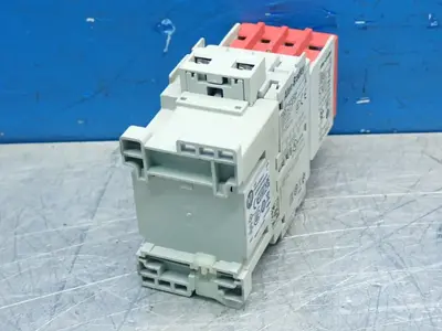 USED ALLEN BRADLEY 700SCF620EJC
