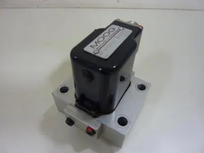 USED MOOG D061-022