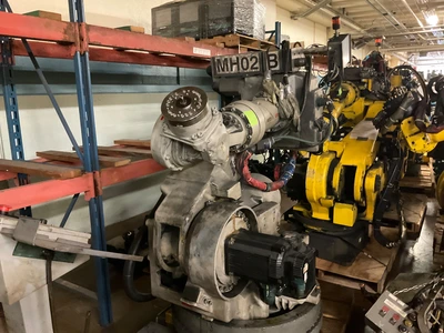 USED 2001 YASKAWA MOTOMAN-UP200