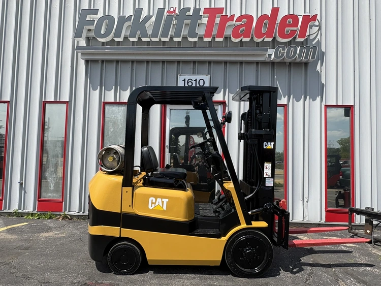Used 2003 CAT FGC25K1 Misc Forklifts Wisconsin US | Forklifttrader.com #1314631