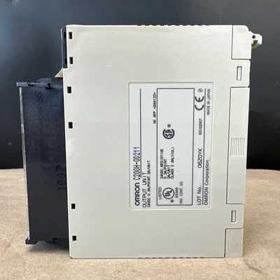 NEW Omron C200H-OD211