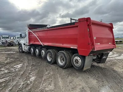 USED 2018 KENWORTH T880