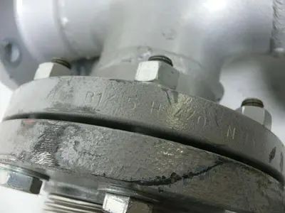 USED FLANGED T PIPE + FLEXIBLE FITTING 4.5" INSIDE DIAMETER 9" OUTSIDE DIAMETER