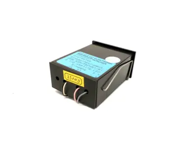DPM 535, DPM 535/FeCuNi/B1, DPM 535 B1 | Schwille Elektronik DPM 535 B1 LED Digital Panel Meter 5V 3-1/2 Digit - Used