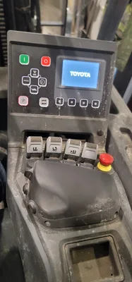Toyota 7,000 lb Electric Forklift Model 9FBM35T