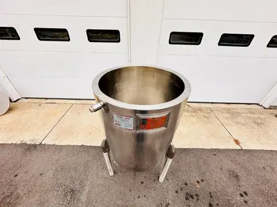 USED 1993 PERMA-SAN 60 GALLON JOVC
