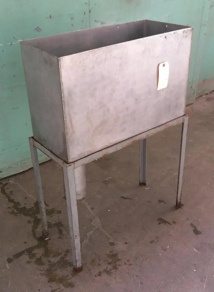 SPC9131  Miscellaneous Equipment bottle dump station Stainless Steel 25 gallon, 41" tall