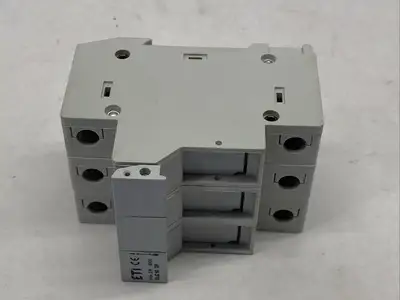 VLC10 3P | ETI  Fuse Holder 32A 690V 3W 3P - Used