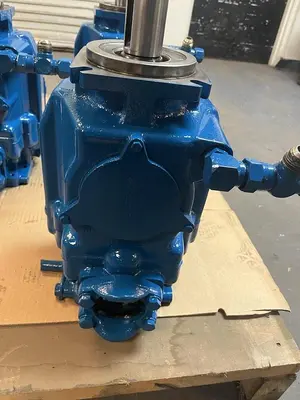 Used VICKERS PVH131C-RAF-16S-10-CM7-31 Pumps | Surplus Asset Holdings #1206255